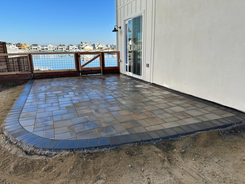 Completed paver patio with contrasting border